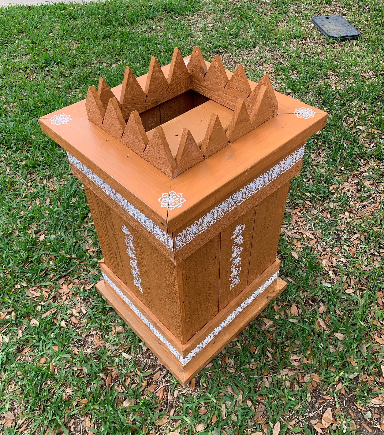 Free Shipping Handcrafted Wooden Tulasi Pot Vrindavana Brindavan Tulsi Planter Ocimum Sanctum holy Basil Plant Container for Gardening (Large)