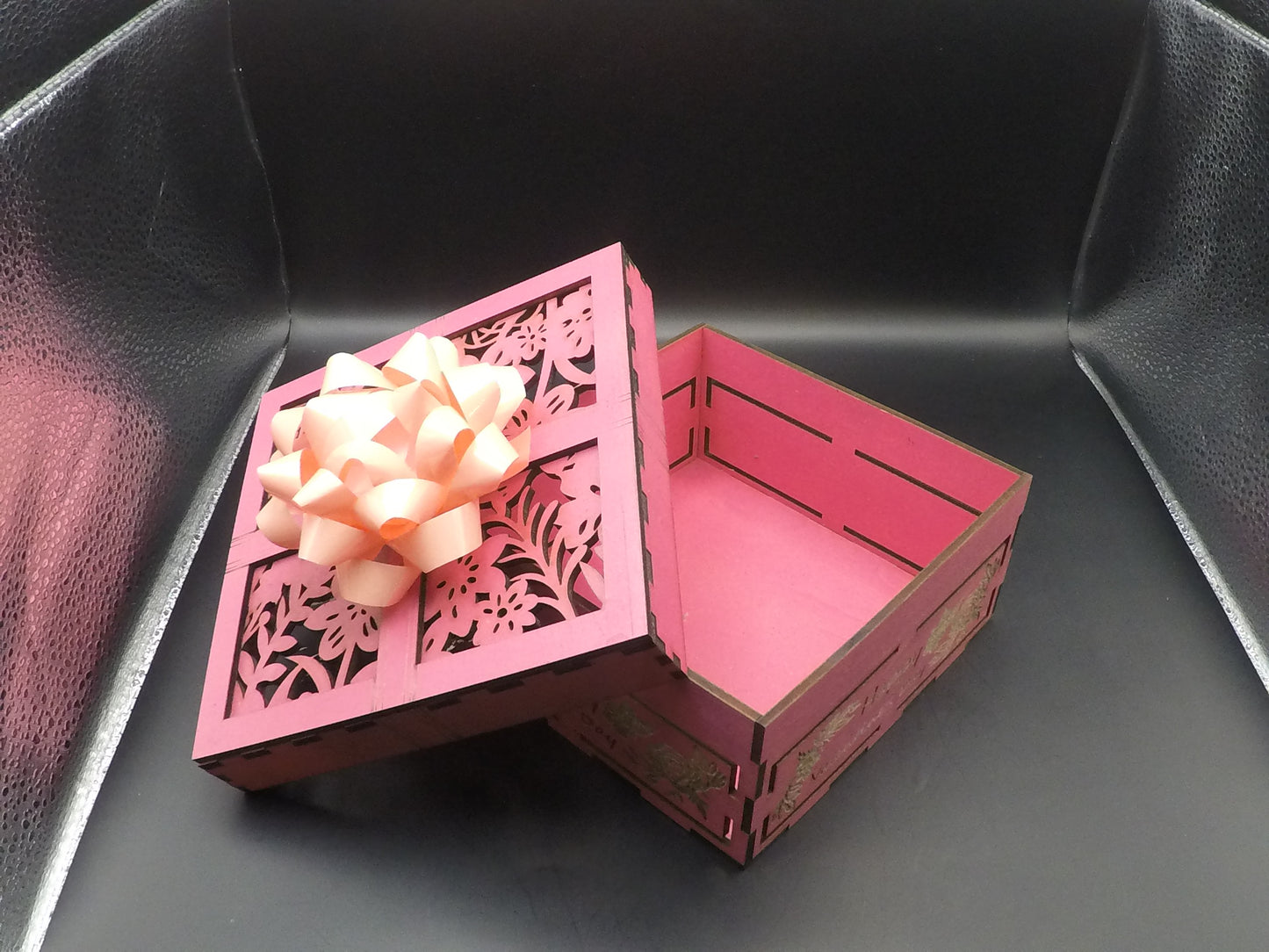 Personalized Wooden Gift Box – A Thoughtful Gift for Any Occasion