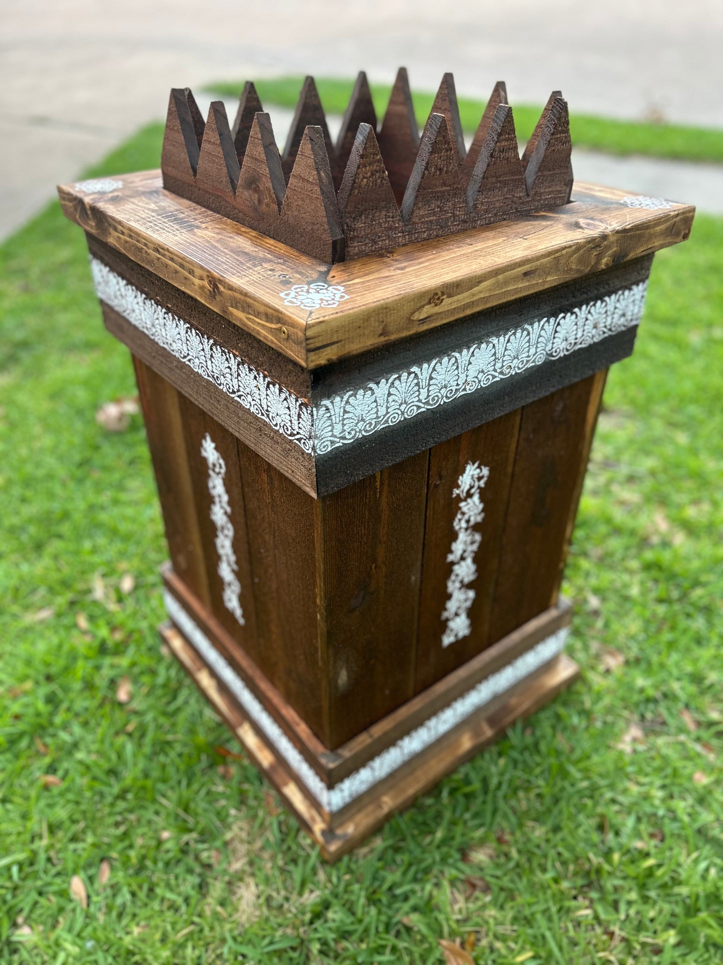 Free Shipping Handcrafted Wooden Tulasi Pot Vrindavana Brindavan Tulsi Planter Ocimum Sanctum holy Basil Plant Container for Gardening (Large)