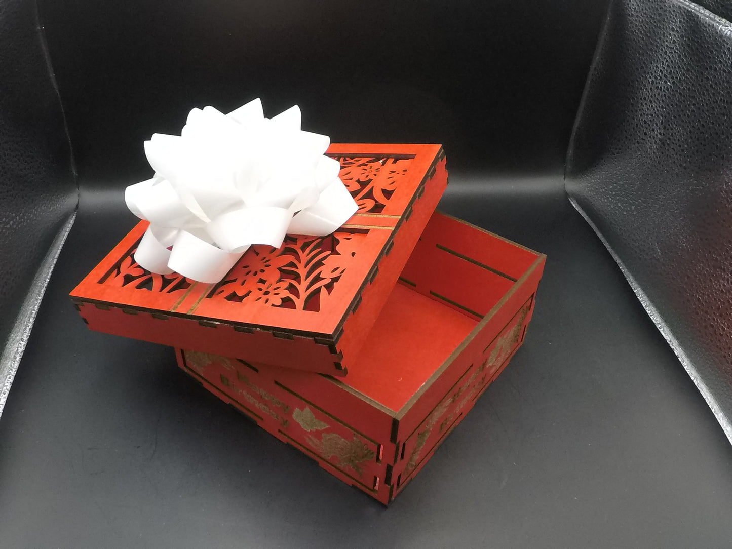 Personalized Wooden Gift Box – A Thoughtful Gift for Any Occasion